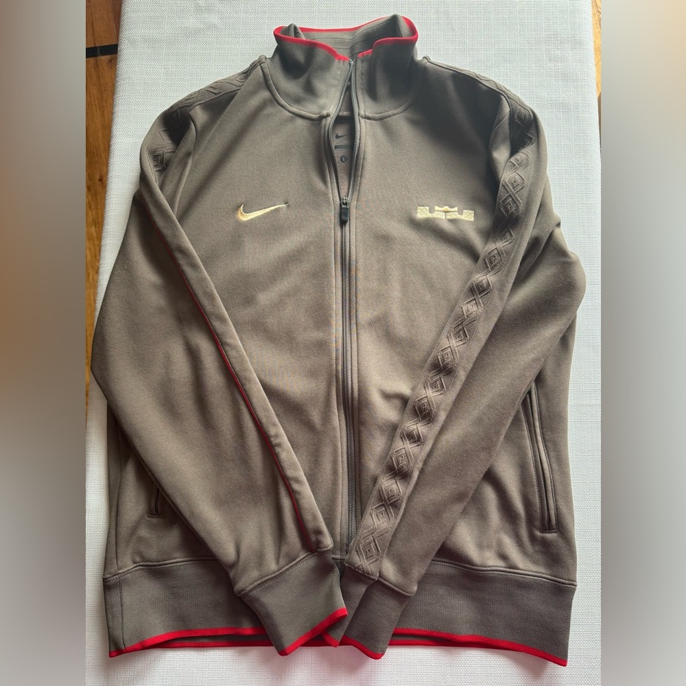 Nike Lebron James Athletic Brown Taupe Embroider Full-Zip Track Jacket Large EUC